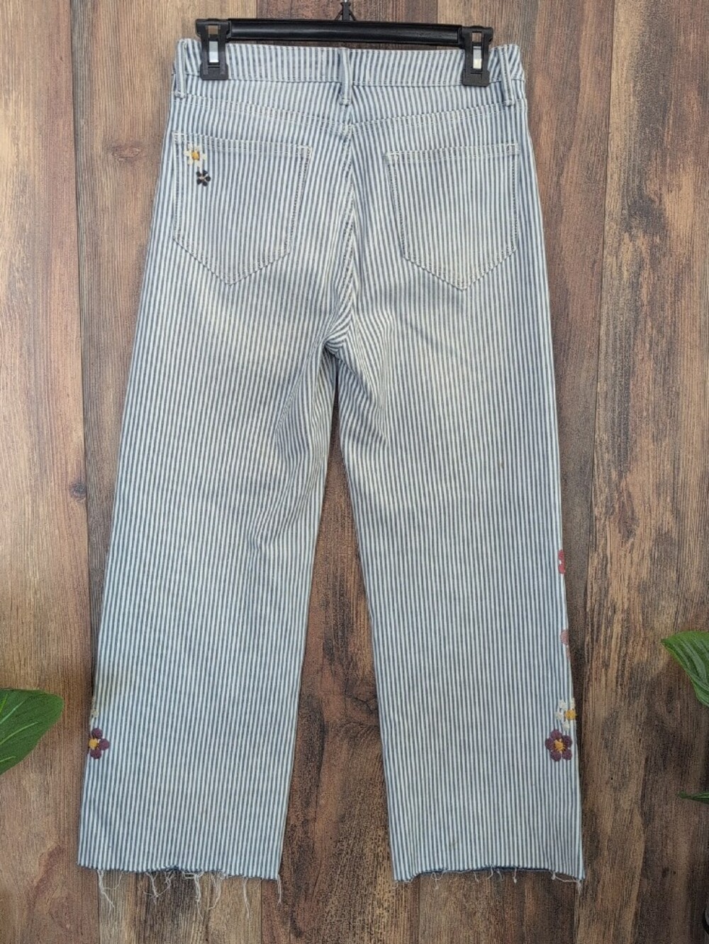 DRIFTWOOD PinStriped Wide Leg Floral Embroidery Fray Hem Jeans 25 710A - Picture 6 of 9